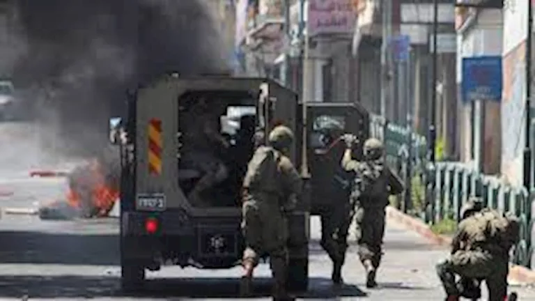 إسرائيل تغلق مدخل مدينة قلقيلية وتعتقل عدد من الفلسطينيين