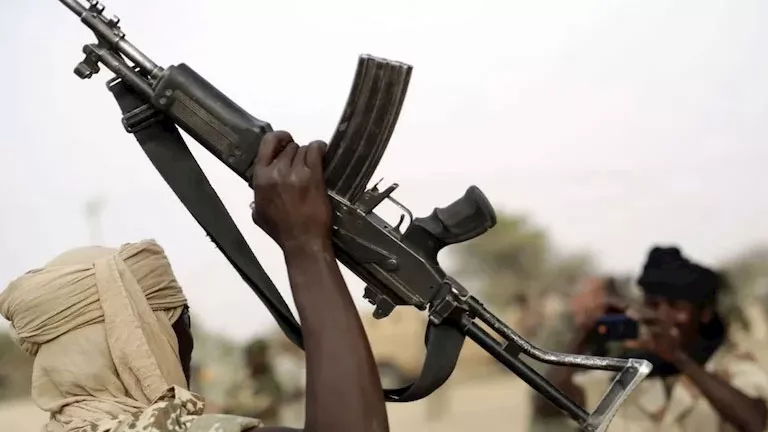 ارتفاع عدد الأطفال المختطفين بهجوم على مدرسة نيجيرية لنحو 300 تلميذ