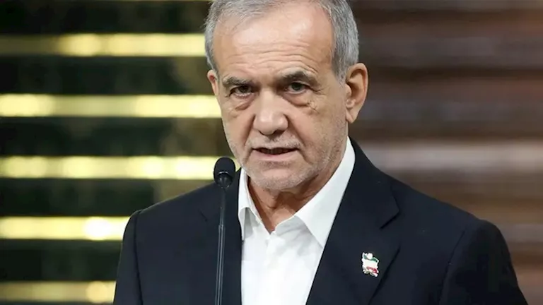 الرئيس الإيراني يحذّر الإيرانيين ويؤكد: ليس أمامنا خيار آخر