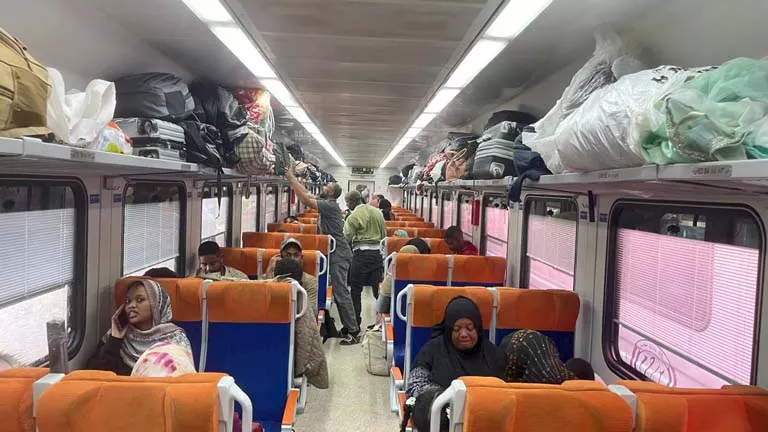 "السكك الحديدية" تسيّر الرحلة 34 لعودة الأشقاء السودانيين لبلادهم