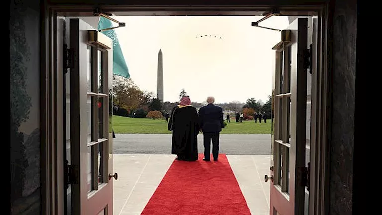 الطائرات الأمريكية تحلق في سماء البيت الأبيض أثناء استقبال بن سلمان