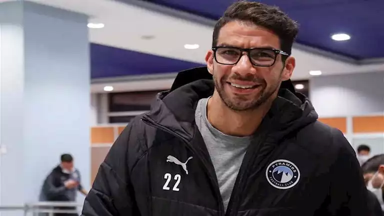 الغندور يكشف موعد اعتزال شريف إكرامي