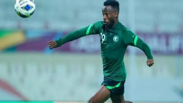 "بعد أكثر من عام في الغيبوبة".. حقيقة وفاة فهد المولد نجم الكرة السعودية