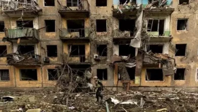 بينهم 3 أطفال.. مقتل وإصابة 13 شخصا إثر هجوم صاروخي روسي على خاركيف