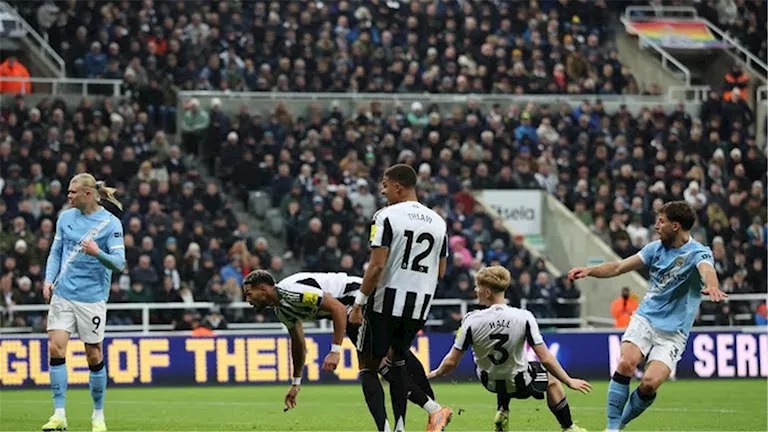 "خسر أمامه أمس".. مانشستر سيتي يضع لاعب نيوكاسل على راداره