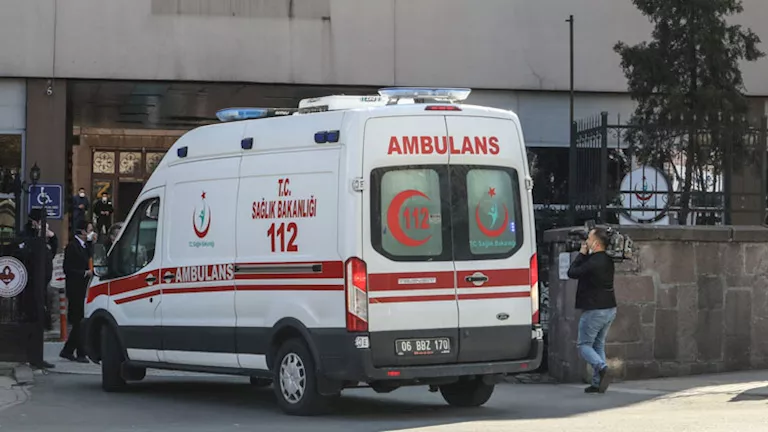 فضيحة تسمم جديدة تهز إسطنبول.. إصابة سائحين بعد وفاة أم ألمانية وطفليها