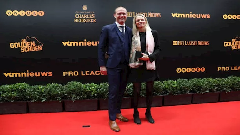 "في إحدى الحفلات".. 5 صور لياس توروب مدرب الأهلي وزوجته