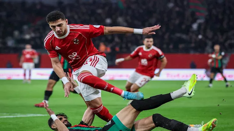 كيف تفاعل رواد مواقع التواصل الاجتماعي مع تعادل الأهلي والجيش الملكي؟ (كوميك)