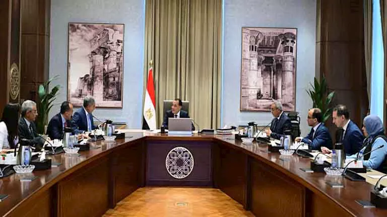 مدبولي يُتابع ملفات عمل لوزارة السياحة والآثار