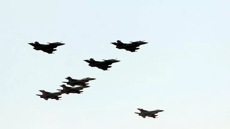 مسؤولون: أوكرانيا توقع خطاب نوايا لشراء مقاتلات رافال فرنسية