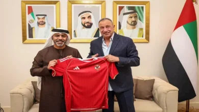 "مصدر إلهام وقصة نجاح".. السفير الإماراتي يكشف تفاصيل لقائه بالخطيب