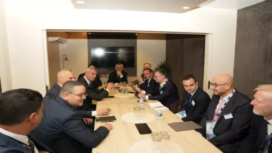 "مصر للطيران" في دبي 2025.. تحديث الأسطول يتصدر اجتماعات كبار المصنعين العالميين