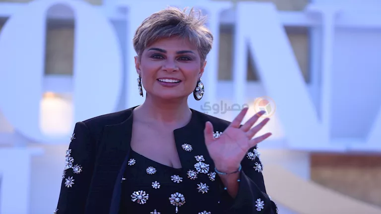 مفيدة شيحة تهنئ عمرو أديب ولميس الحديدي بخطوبة ابنهما وتصفها بـ "أسعد لحظات الأم"