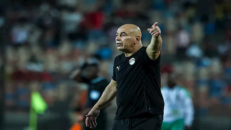 من "خناقة حجازي" لـ "تمارض إمام عاشور".. أزمات حسام حسن منذ توليه تدريب منتخب مصر