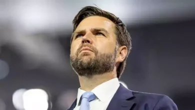 موكب نائب ترامب يتعرض لحادث سير