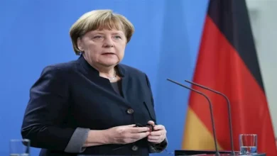 ميركل تدعو إلى التعامل بنهج حازم مع "البديل الألماني"