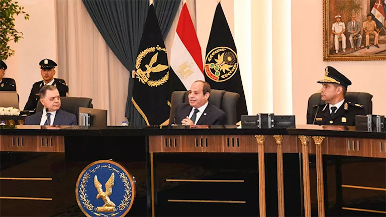 "نسب الطلاق زادت ليه؟".. الرئيس السيسي يوجه انتقادًا للدراما