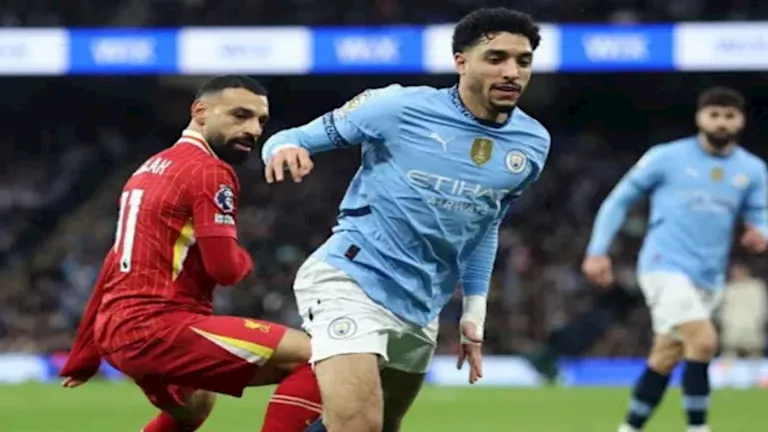 هل يجب على مرموش اتخاذ طريق صلاح المفاجيء.. ماذا حدث قبل 10 سنوات؟