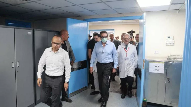 وزير الصحة يفتتح تطوير قسم الاستقبال والطوارئ بمعهد القلب