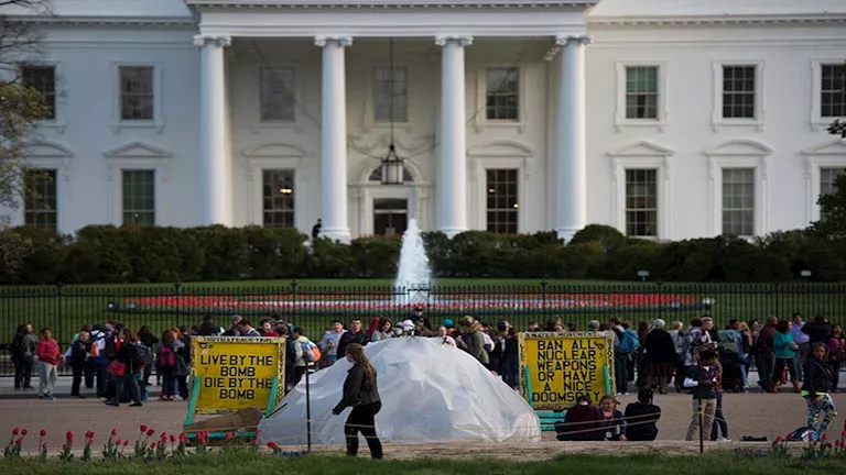 وكالة الهجرة الأمريكية تعتقل قريبة المتحدثة باسم البيت الأبيض.. ما القصة؟