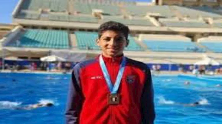 25 صورة لصلاة الجنازة على السباح يوسف محمد ببورسعيد