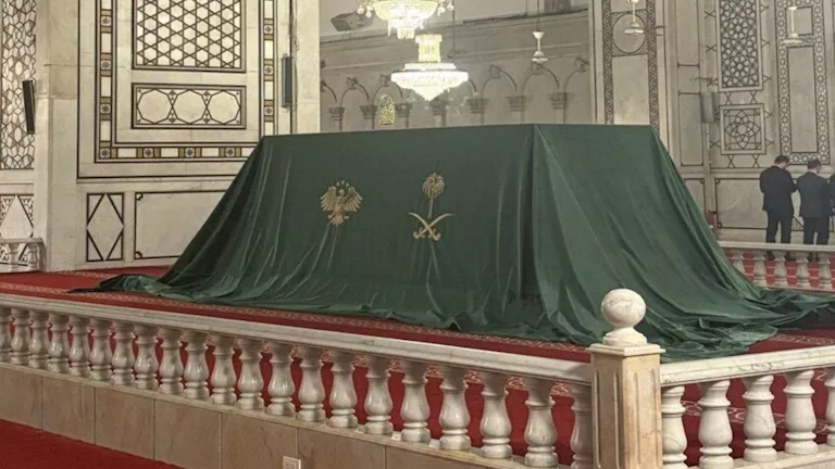 أحمد الشرع يكشف عن هدية السعودية للمسجد الأموي بمناسبة عيد التحرير