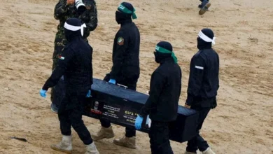 إسرائيل: الجثث التي سلمتها حماس أمس لا تعود إلى الأسرى القتلى في قطاع غزة