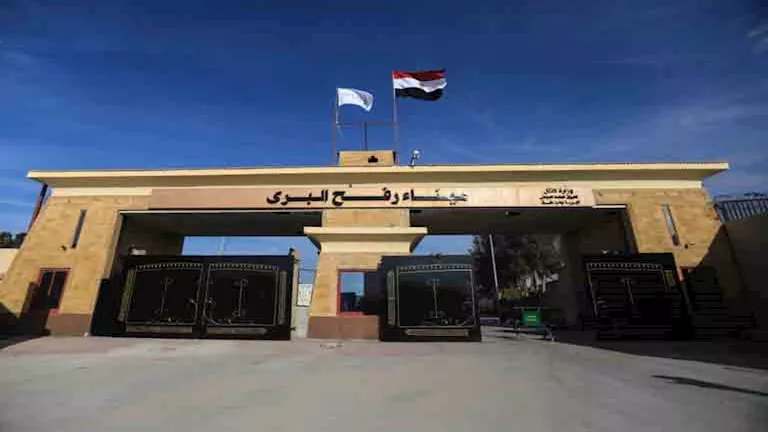 إسرائيل: معبر رفح سيفتح في الأيام القادمة للمغادرين من قطاع غزة