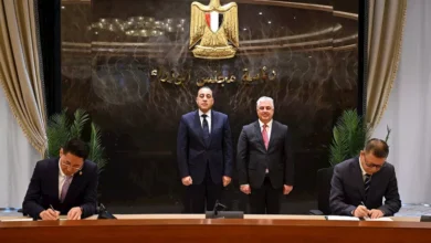 إقامة 3 مجمعات جديدة.. رئيس الوزراء يشهد توقيع 3 عقود لمشروعات صناعية باستثمارات 1.15 مليار دولار