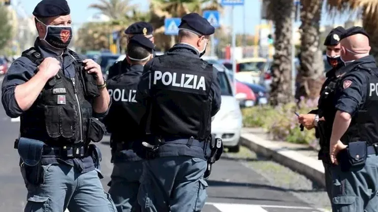 إيطاليا.. اعتقال مئات الأشخاص خلال مداهمة لأوكار المخدرات