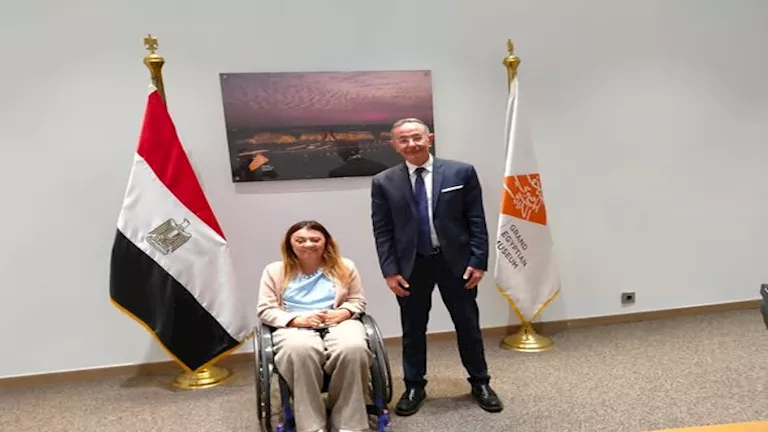 إيمان كريم تشيد بدور المتحف المصري الكبير في تسهيل تجربة الزوار من ذوي الإعاقة