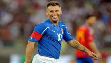 "اغسل فمك قبل أن تتحدث عنه".. مهاجم إيطاليا السابق ينتقد هجوم كاراجر على محمد صلاح