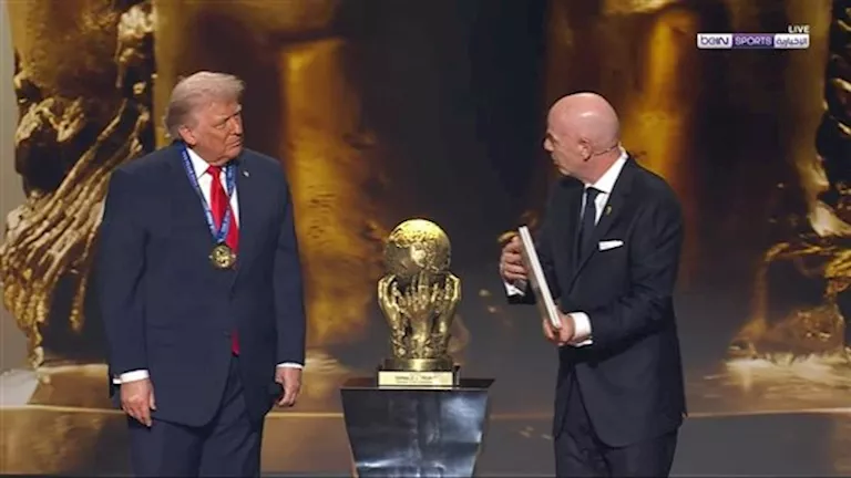 البرلمان الإيراني يعلق على منح جائزة فيفا للسلام لترامب: وصمة عار