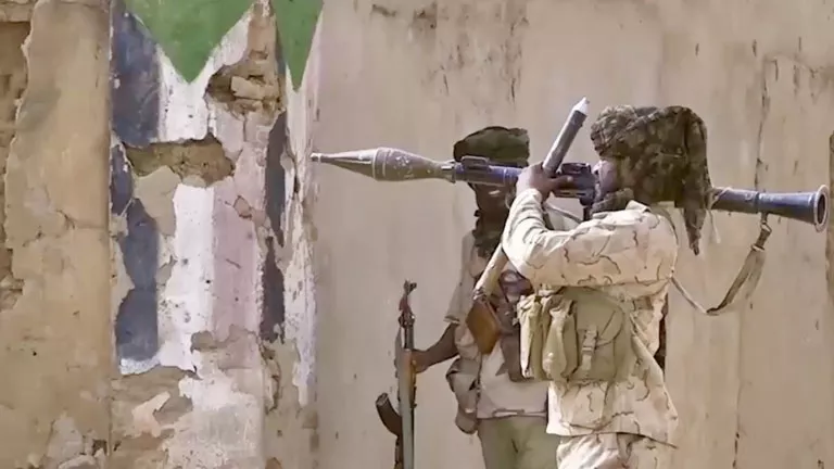 الجارديان: شركات تعمل في بريطانيا جنّدت مرتزقة كولومبيين للقتال في السودان