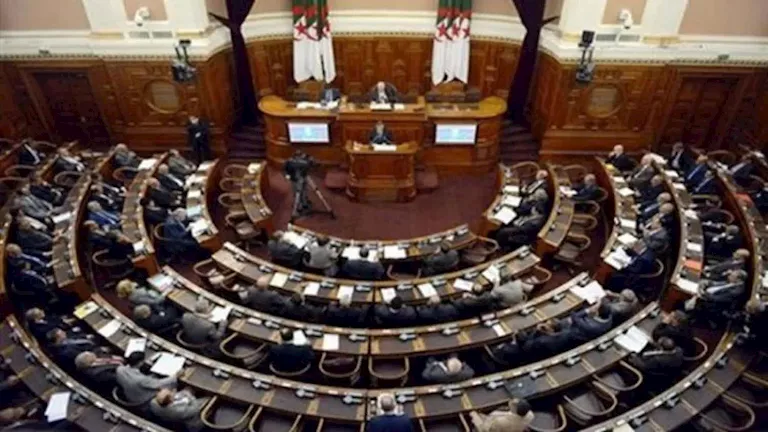 الجزائر: مجلس النواب يصادق على قانون تجريم الاستعمار الفرنسي