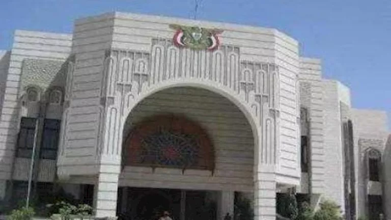 الرئاسة اليمنية ترفض بيانات لوزراء ومسؤولين في الحكومة مؤيدة للانفصال