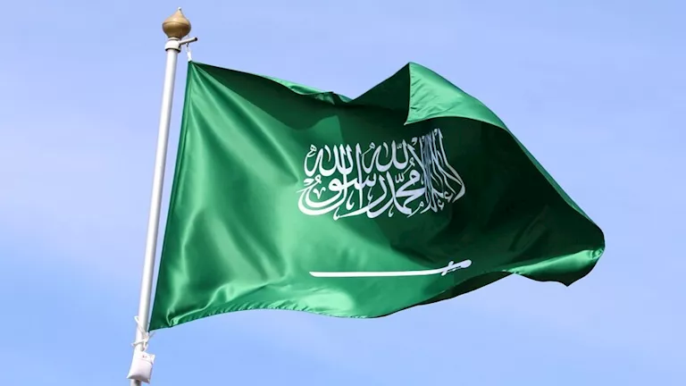 السعودية تلغي المقابل المادي على العمالة الوافدة.. ماذا يعني؟