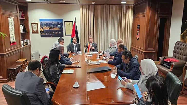 السفير الفلسطيني: الحكومة مستعدة لتحمل كامل المسؤولية عن حكم قطاع غزة