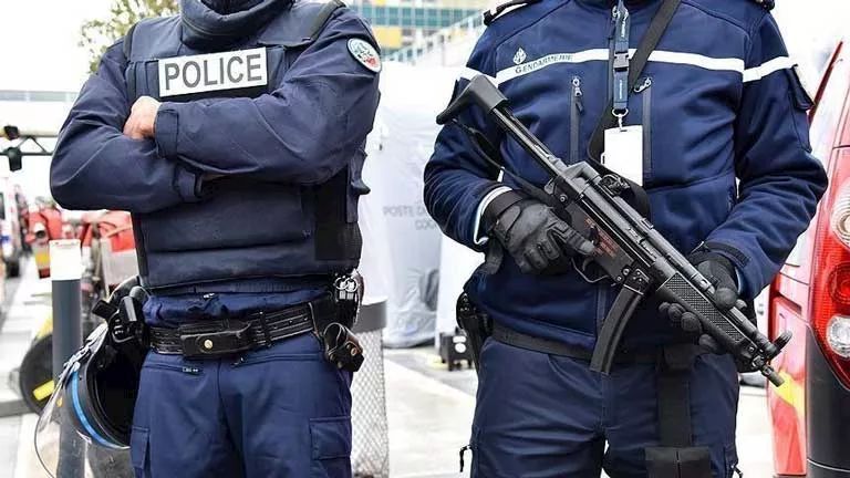 الشرطة الفرنسية تسيطر على مسلح بسكين في جرونوبل