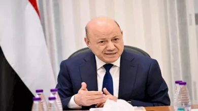 العليمي يشكر تحالف دعم الشرعية باليمن ويطالب الانتقالي الجنوبي بالانسحاب