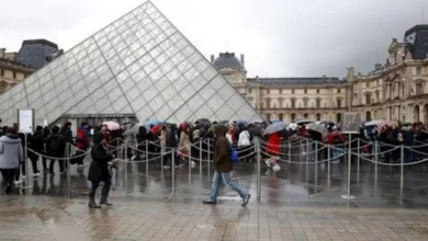 اللوفر يعيد فتح أبوابه مجددا بالكامل بعد تعليق العاملين للإضراب