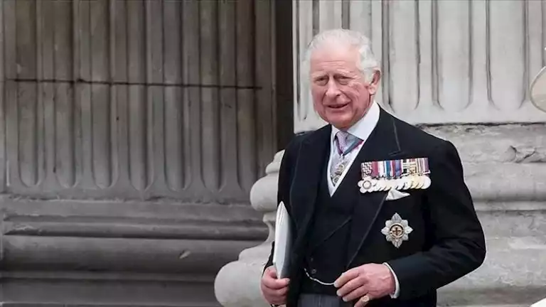 الملك تشارلز الثالث يعلن تخفيف علاجه من السرطان في العام الجديد