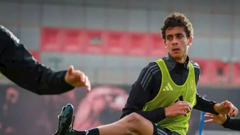 "بدأ مشواره في ماليزيا".. من هو حمزة عبدالكريم المطلوب في برشلونة؟