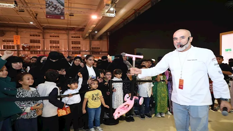 خبير تغذية يحذر من الوجبات السريعة ويشدد على أهمية الغذاء المتوازن