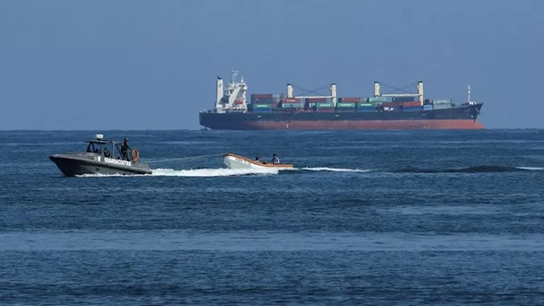 خفر السواحل الأمريكي يصادر سفينة قبالة سواحل فنزويلا