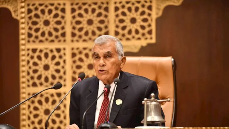 رئيس الشيوخ يعرب عن اعتزازه بالتعاون القائم بين المجلس والنيابة الإدارية