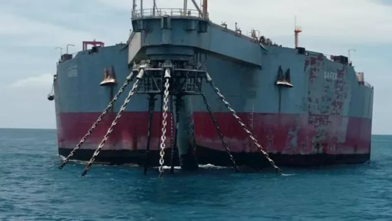 رسالة تحذيرية إلى مادورو.. قوات أمريكية تعتلي ناقلة نفط "غير معاقبة" قبالة فنزويلا