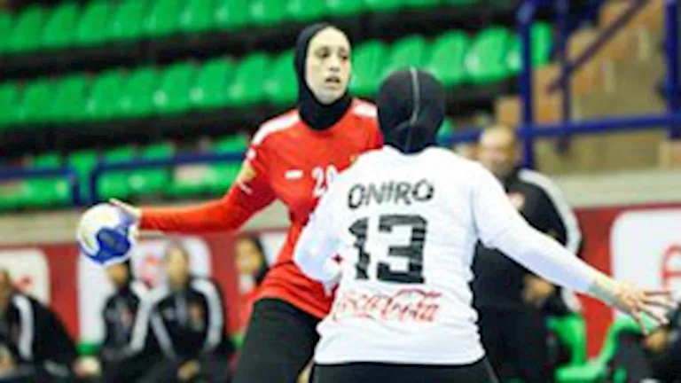 سيدات الأهلي يفزن على الزمالك في دوري اليد