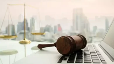 شروط حصول الموظف على إجازة سفر للعمل بالخارج وموقف الزوجة