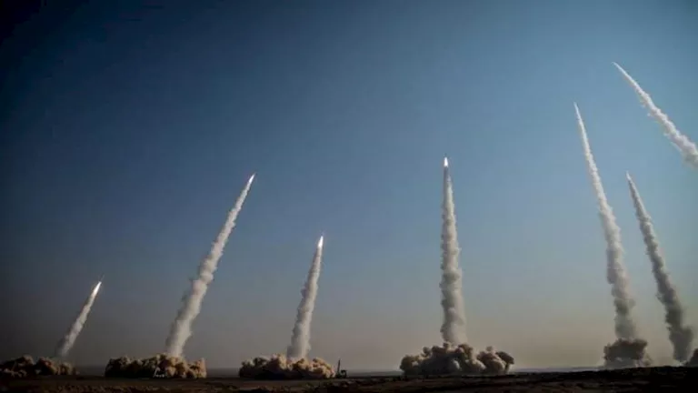 "غطاء لهجوم جديد".. إسرائيل تحذّر أمريكا من مناورات إيران الصاروخية